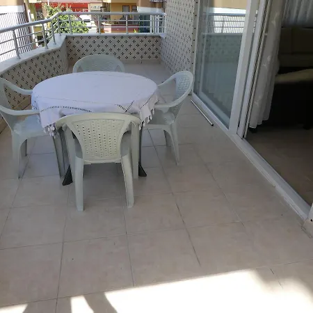 2+1 Merkeze Yakin Havuzlu Daire Alanya