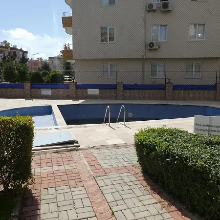 2+1 Merkeze Yakin Havuzlu Daire Alanya